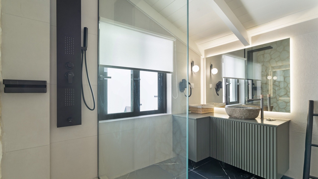 Photo of Bathroom in Perigiali