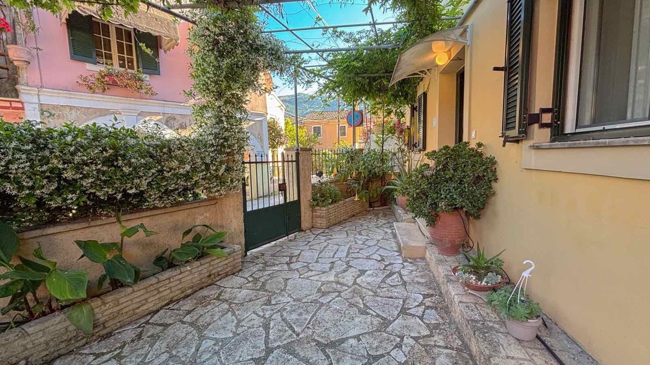 Photo of Outdoor in Achilleio