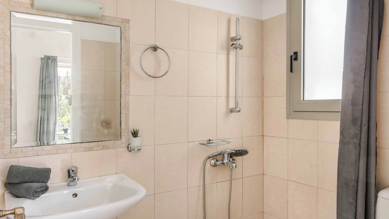 Photo of Bathroom in Skala