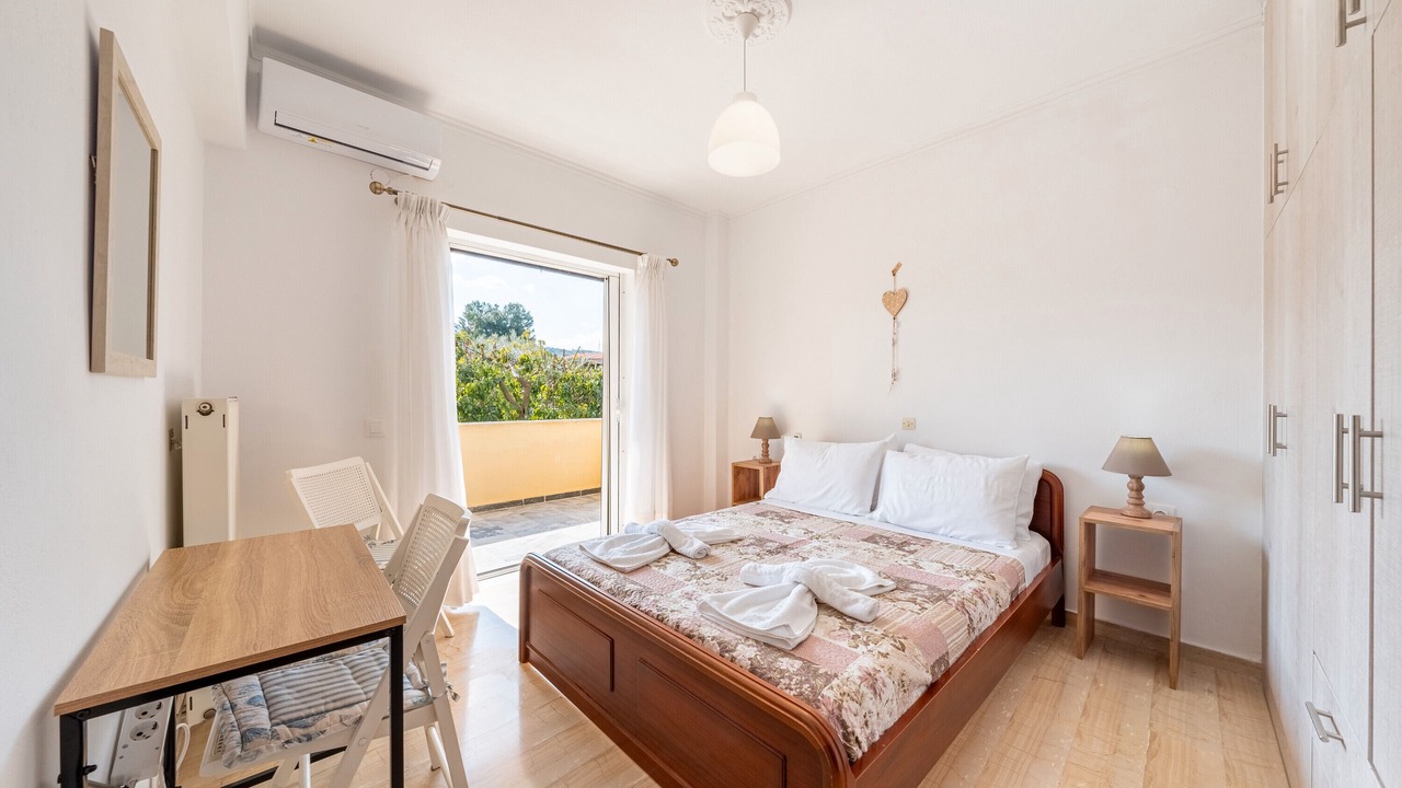 Photo of Bedroom in Almiros Beach