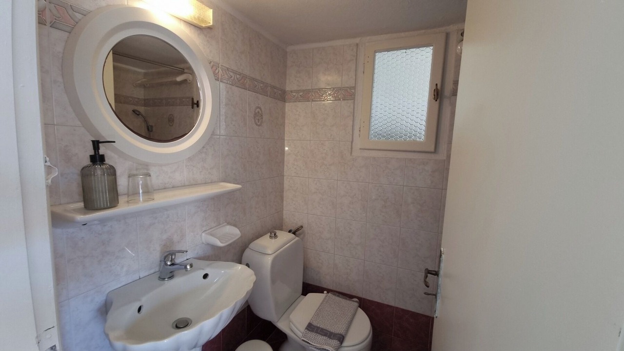 Photo of Bathroom in Katapola
