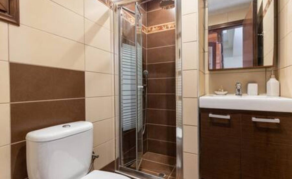 Photo of Bathroom in Ipsos