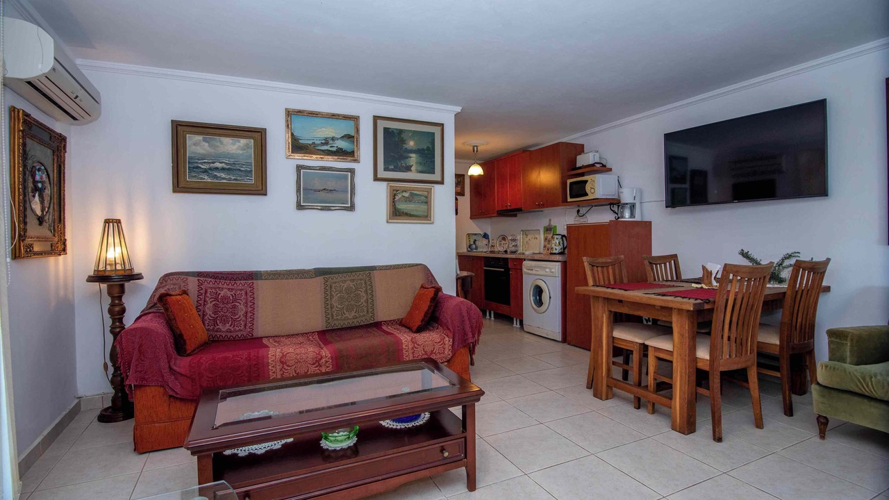 Photo of Livingroom in Akrotiri