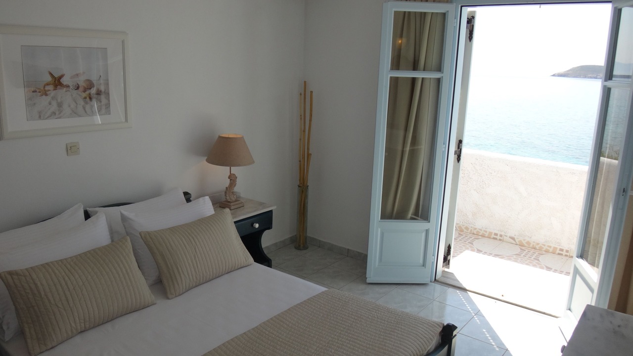 Photo of Bedroom in Drios
