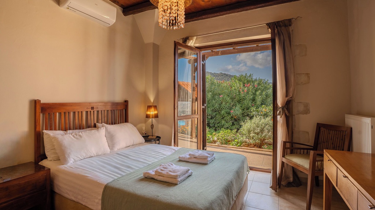 Photo of Bedroom in Makhairoi