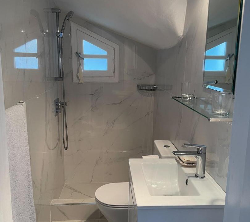 Photo of Bathroom in Psarou
