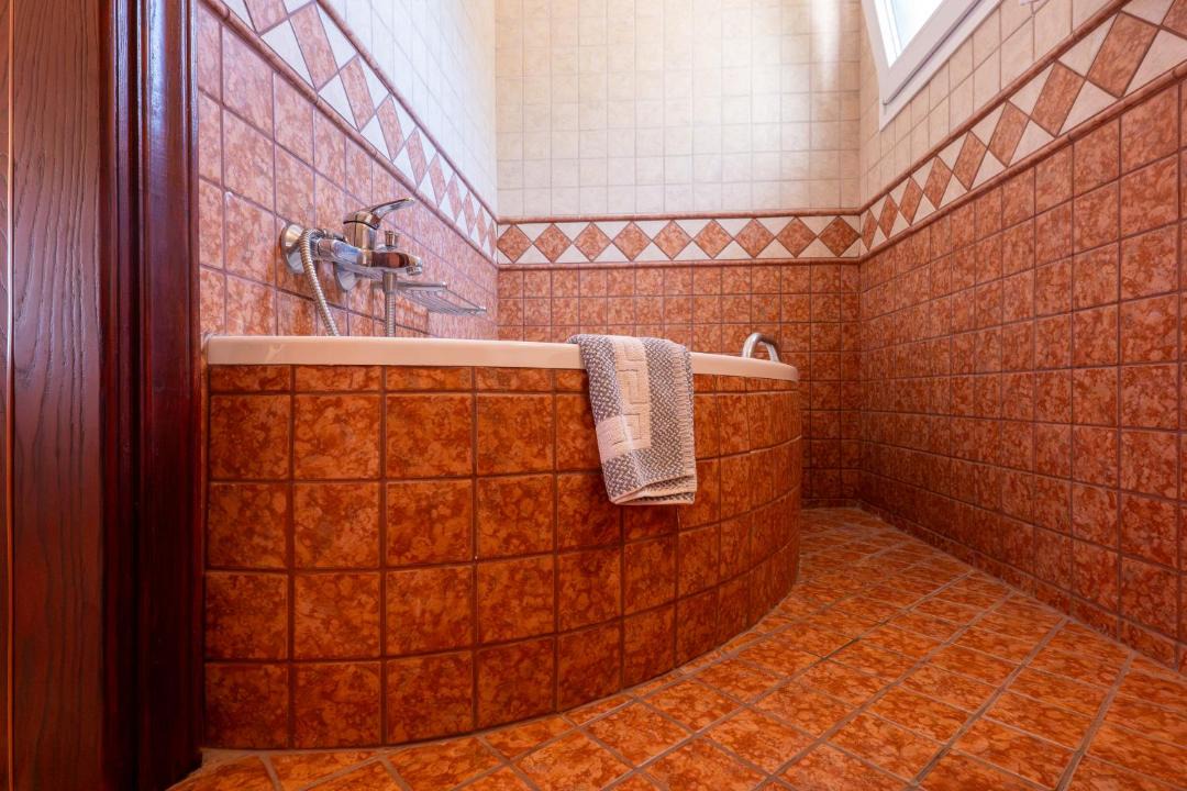 Photo of Bathroom in Frinion