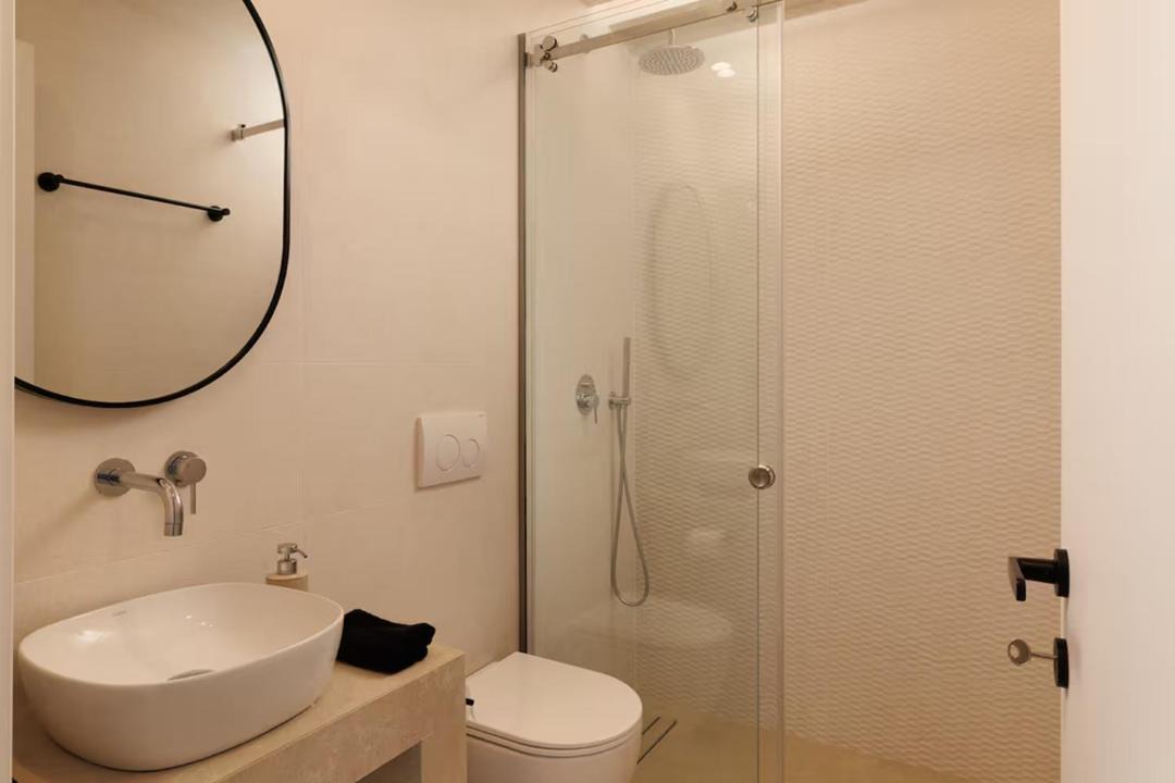 Photo of Bathroom in Ipsos