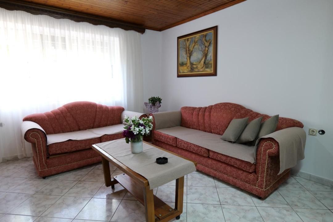 Photo of Livingroom in Delvine