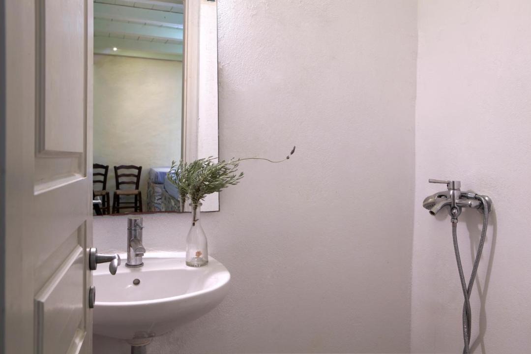 Photo of Bathroom in Idhra