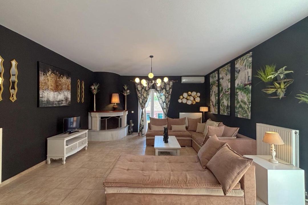 Photo of Livingroom in Alepou
