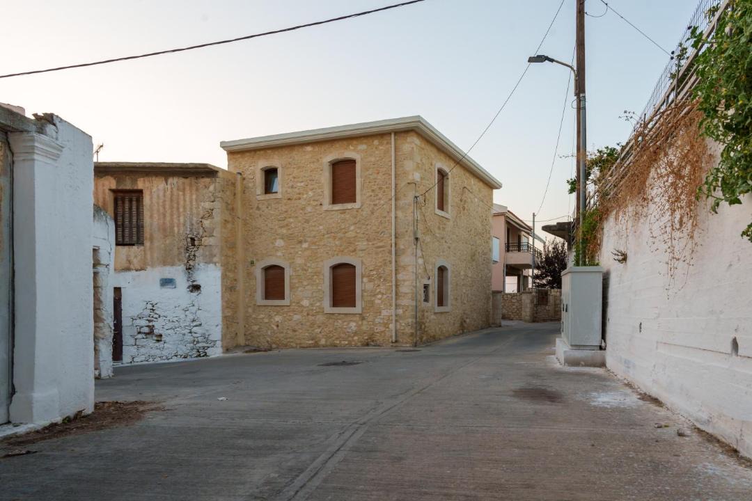 Photo of Buildings in Kirianna
