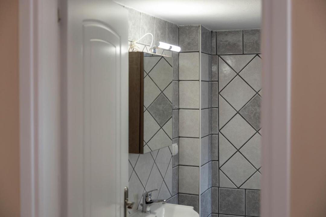 Photo of Bathroom in Ioannina Town Centre