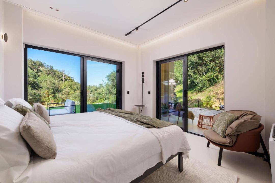 Photo of Bedroom in Peroulion