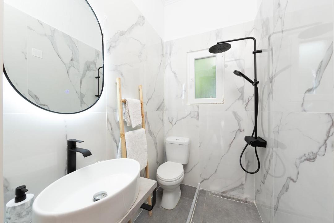 Photo of Bathroom in Ipsos