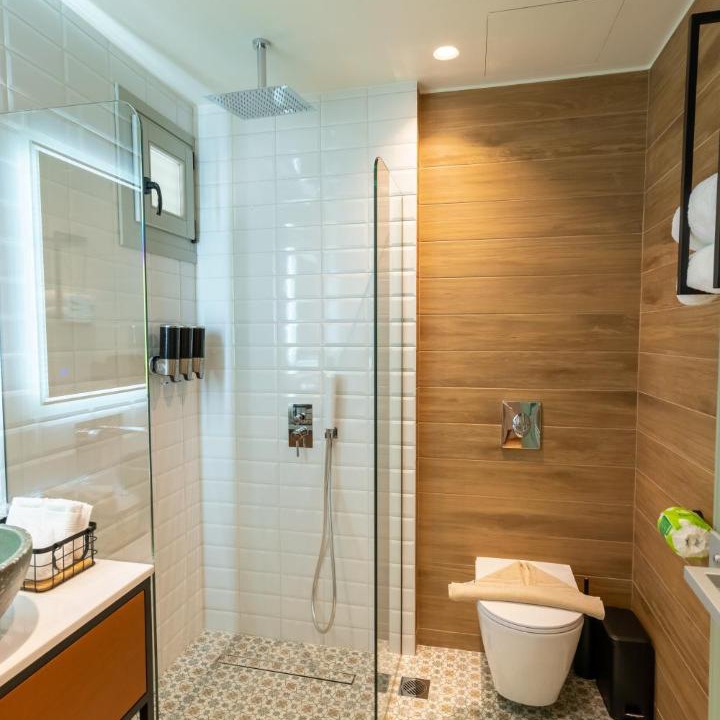 Photo of Bathroom in Leonidio