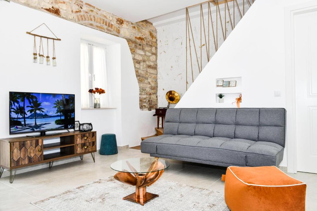Photo of Livingroom in Melikia