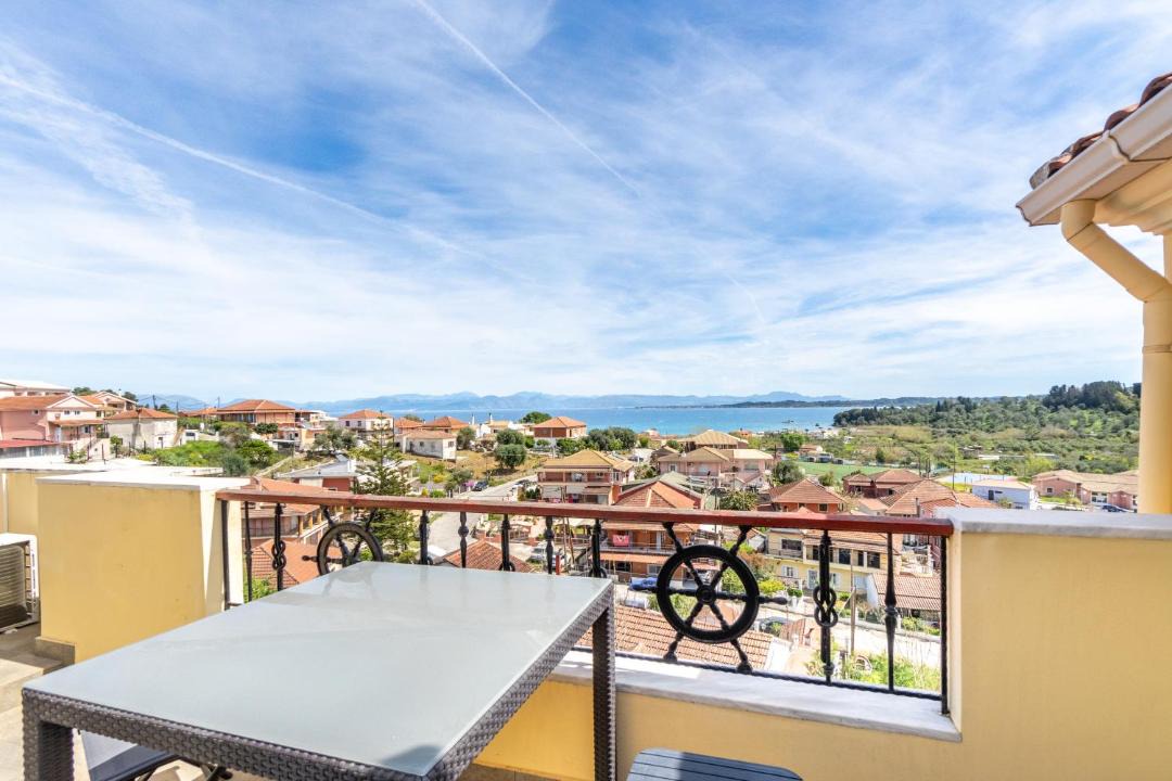 Photo of Patio Balcony in Petriti