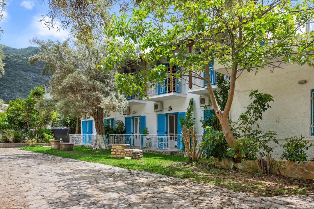 Photo of Others in Mikros Gialos