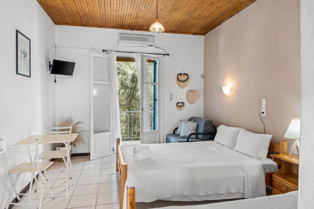 Photo of Others in Mikros Gialos