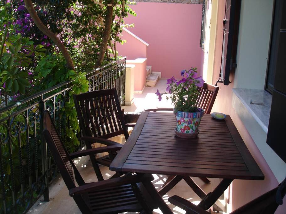 Photo of Patio Balcony in Magoulades