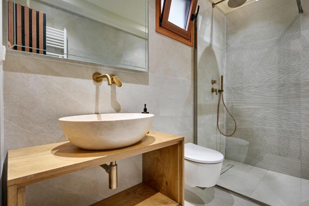 Photo of Bathroom in Ioannina Town Centre