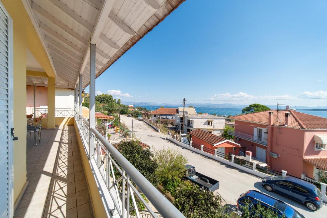 Photo of Patio Balcony in Petriti