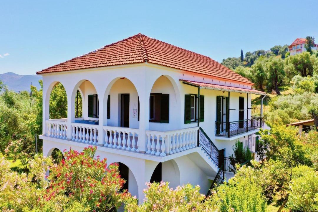 Photo of Buildings in Astrakeri