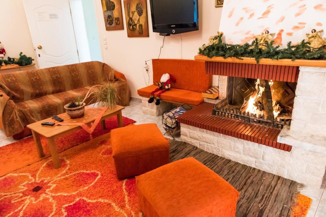 Photo of Livingroom in Karpenisi
