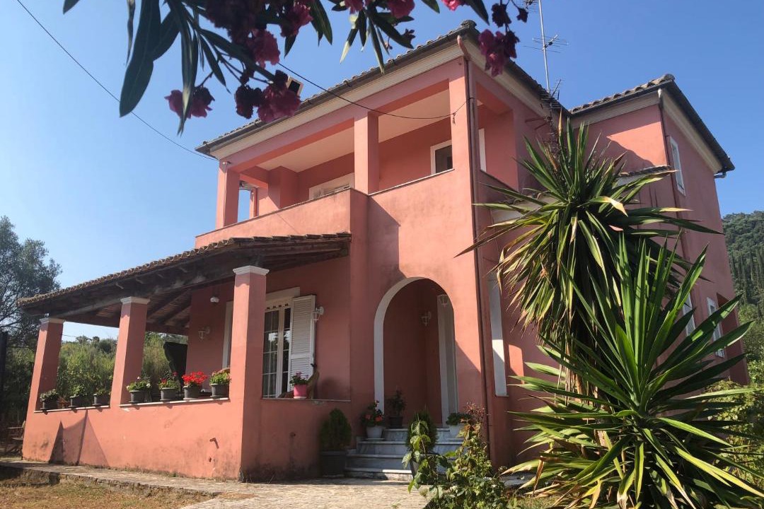Photo of Buildings in Sinarades