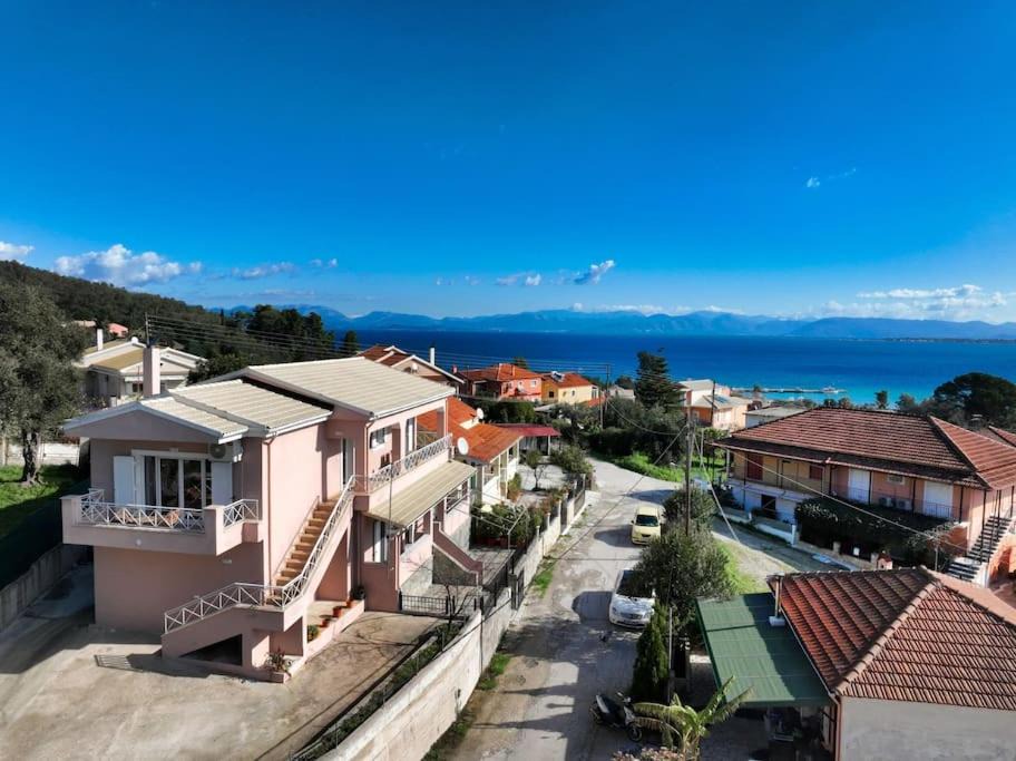 Photo of Patio Balcony in Petriti