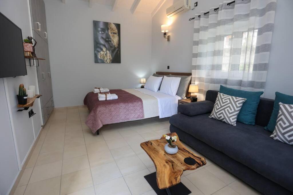Photo of Livingroom in Alepou