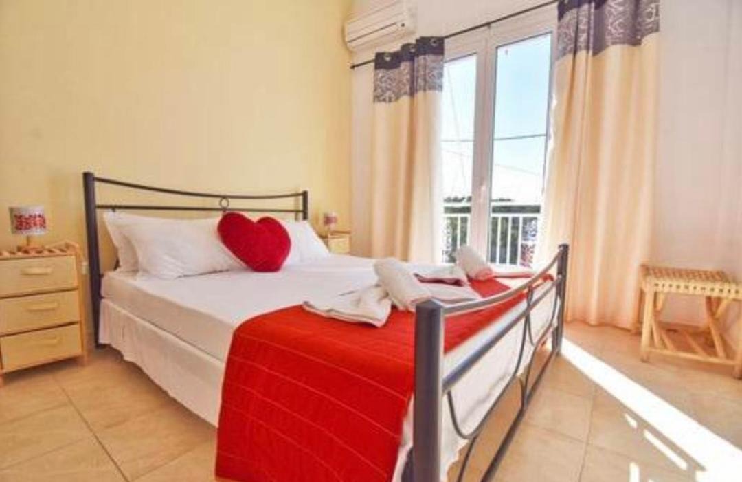 Photo of Bedroom in Messonghi