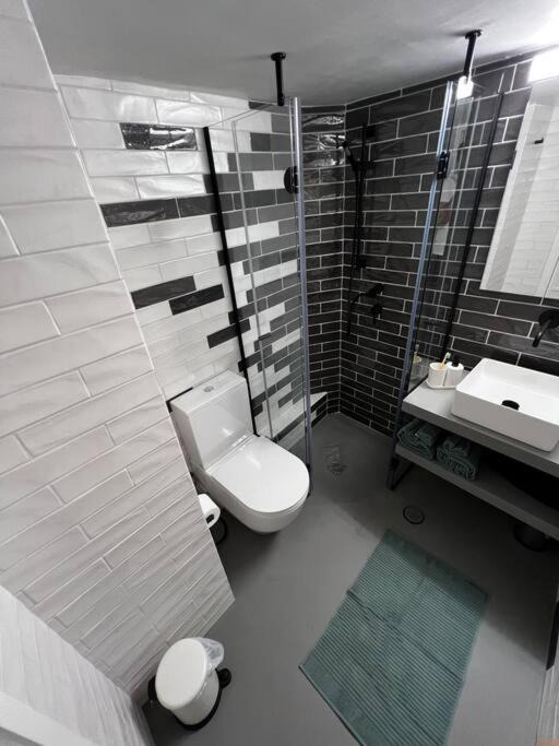 Photo of Bathroom in Mets