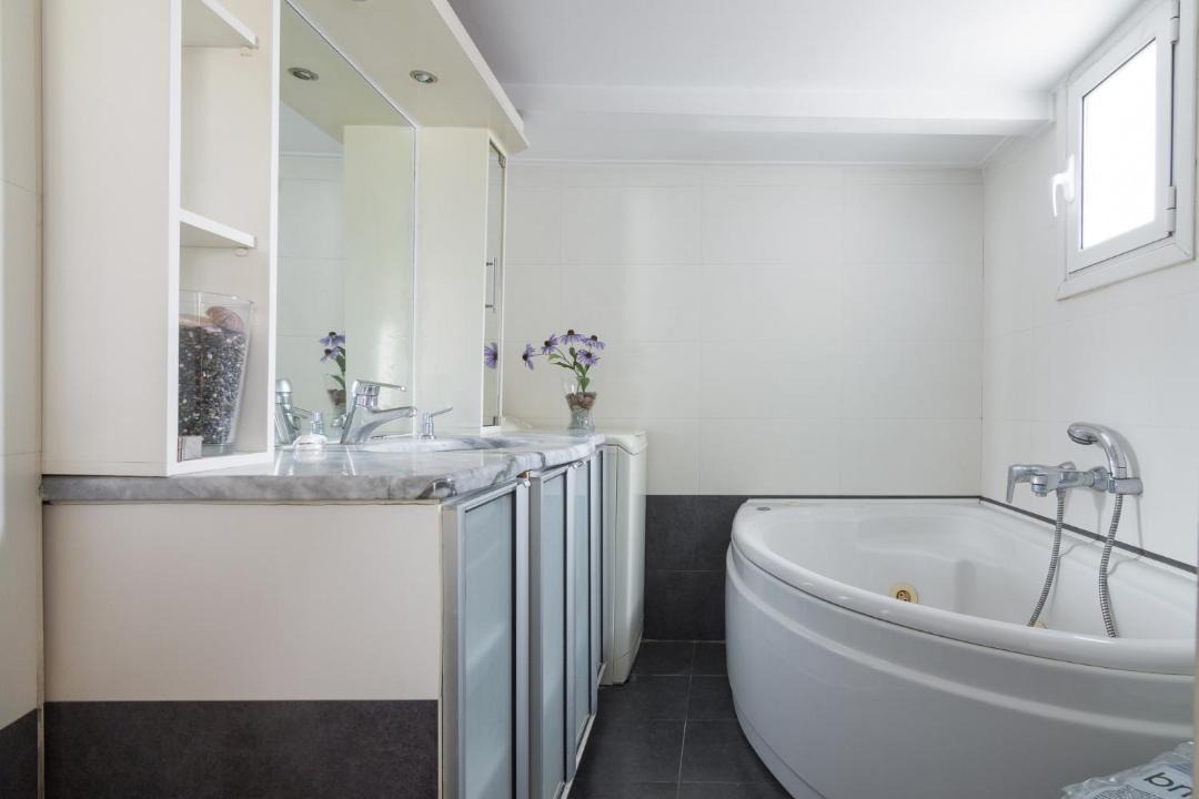 Photo of Bathroom in Kerameikos