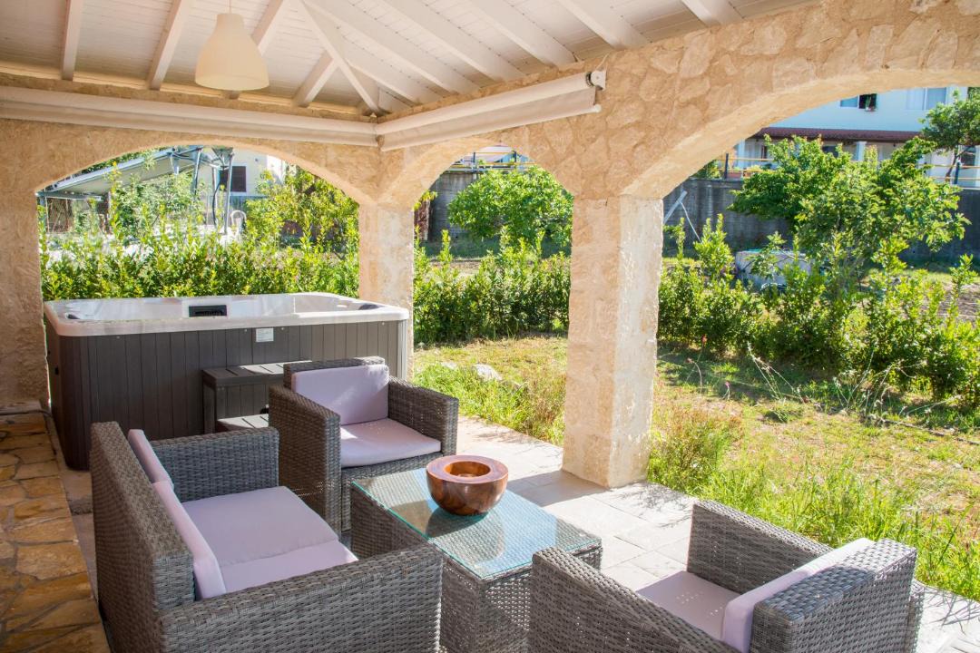Photo of Patio Balcony in Perama