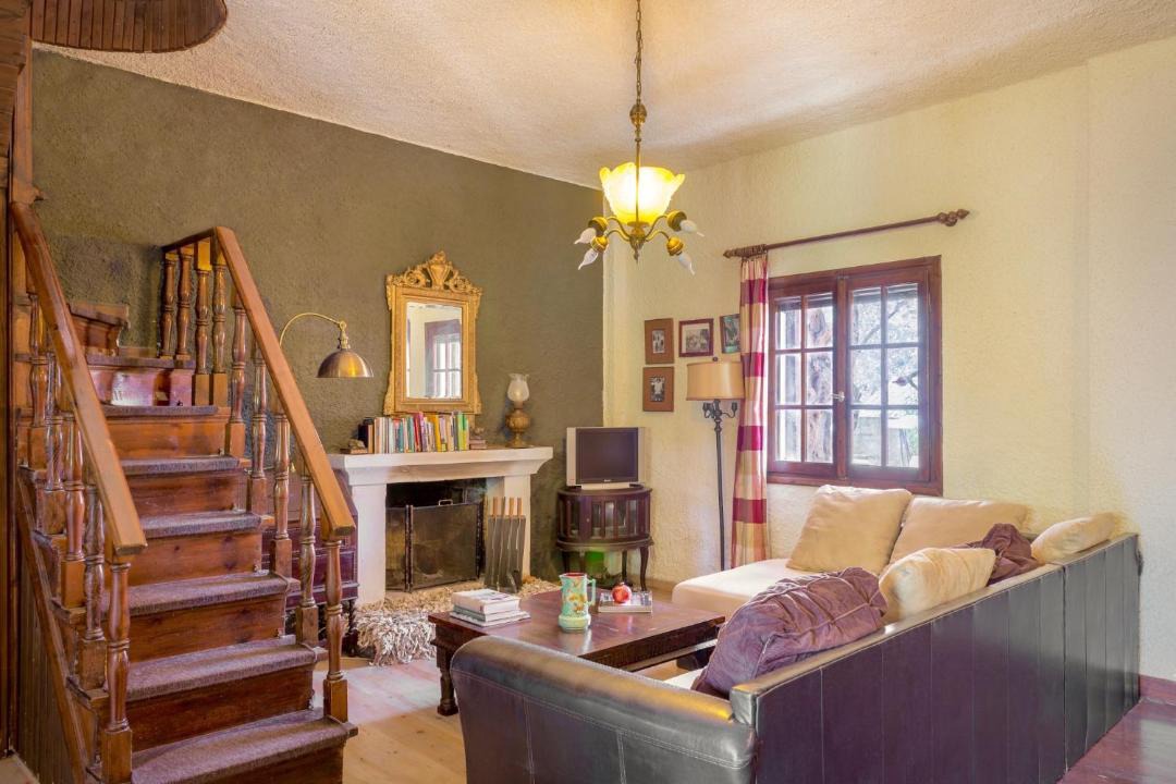 Photo of Livingroom in Astrakeri