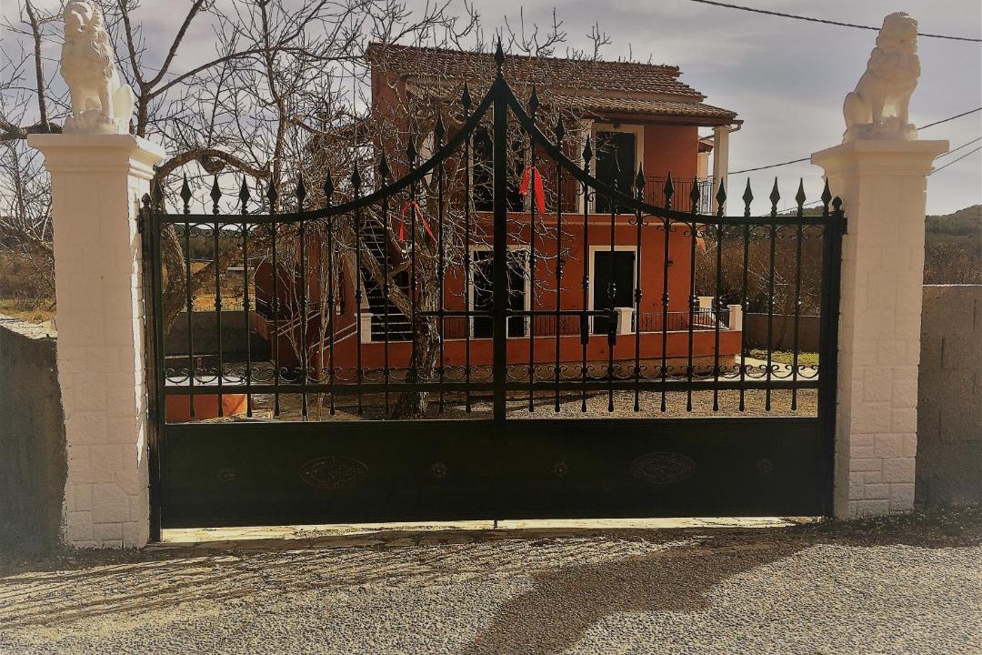 Photo of Buildings in Liapades