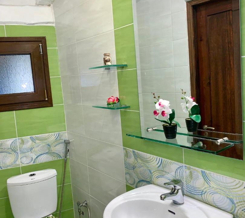 Photo of Bathroom in Parelia