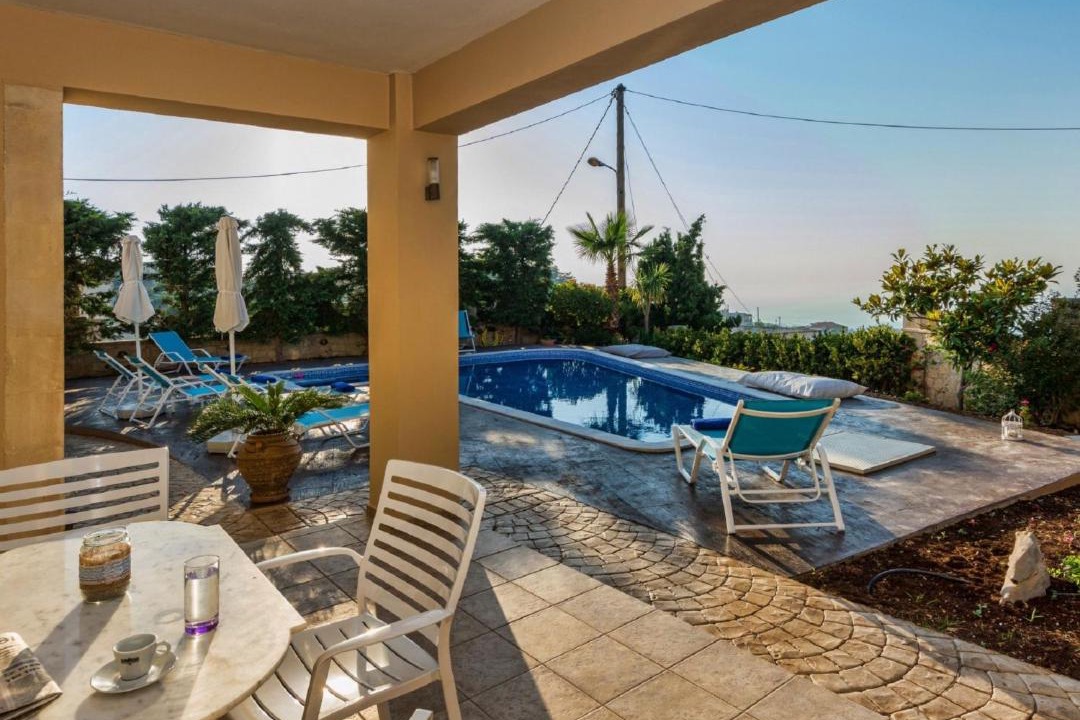 Photo of Patio Balcony in Roussospiti