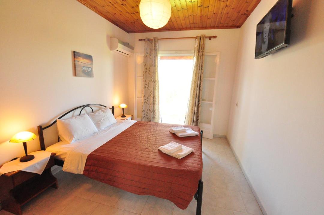 Photo of Bedroom in Almiros Beach