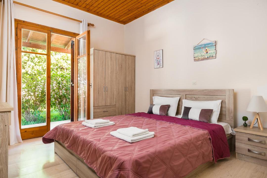 Photo of Bedroom in Almiros Beach