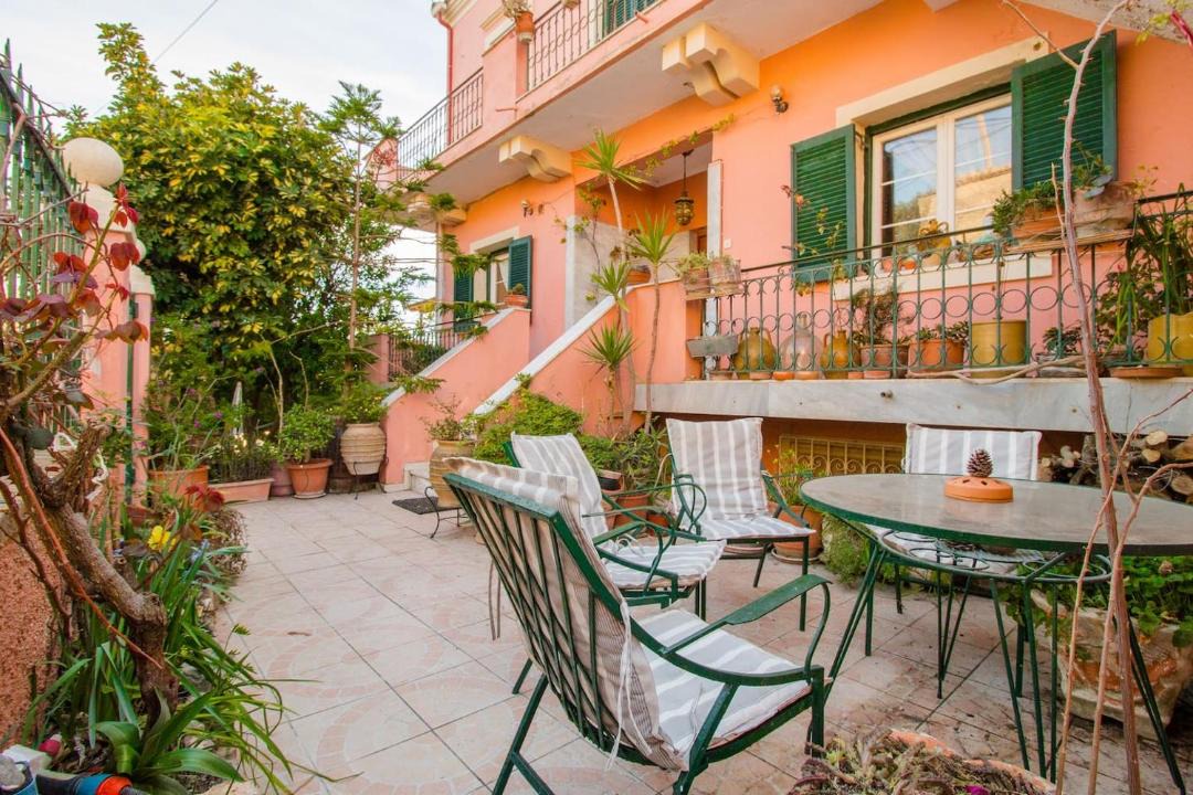 Photo of Patio Balcony in Esperion