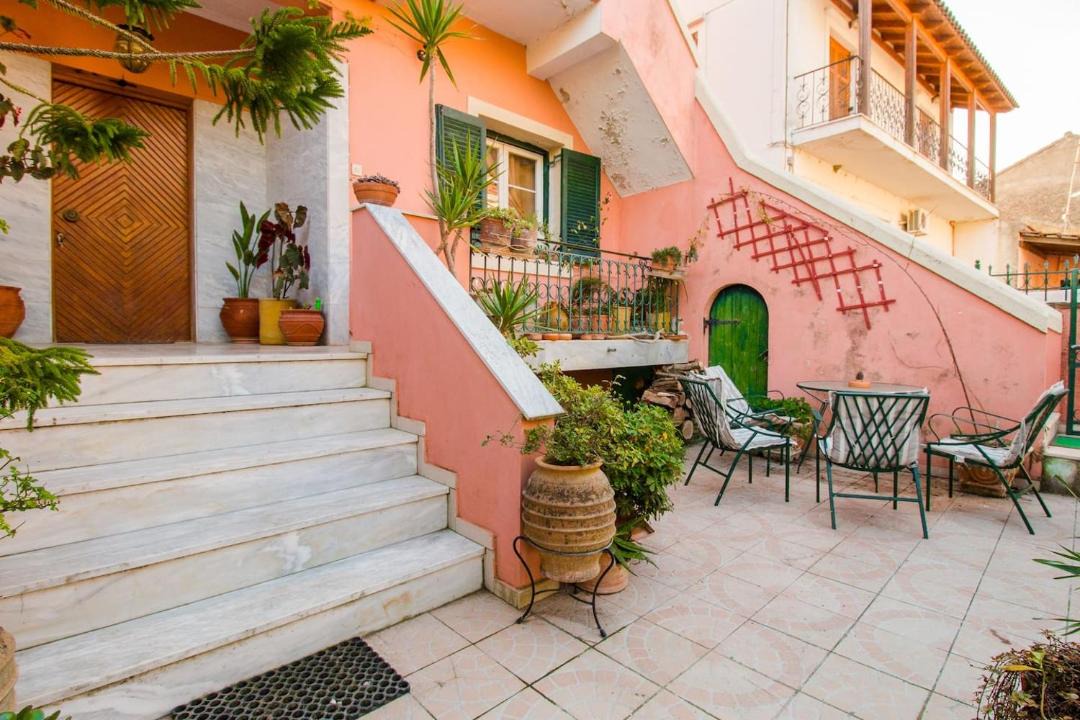 Photo of Patio Balcony in Esperion