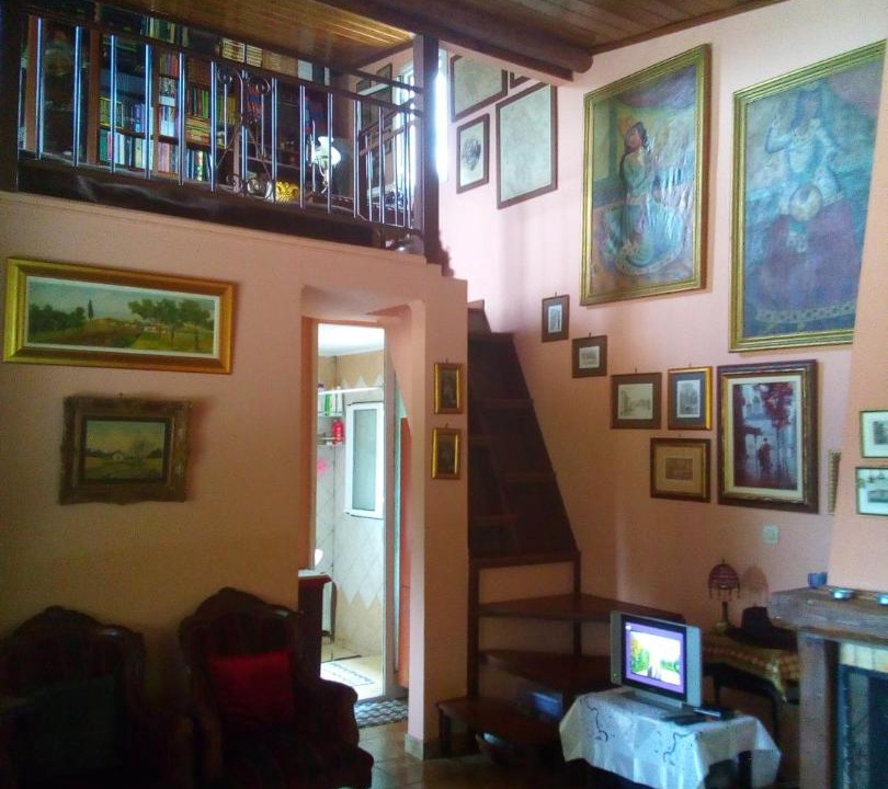 Photo of Livingroom in Oichalia