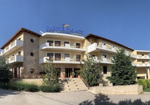 Parnis Palace Hotel Suites in Anatoliki Attiki