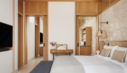 One-Bedroom Suite Queen with Pool