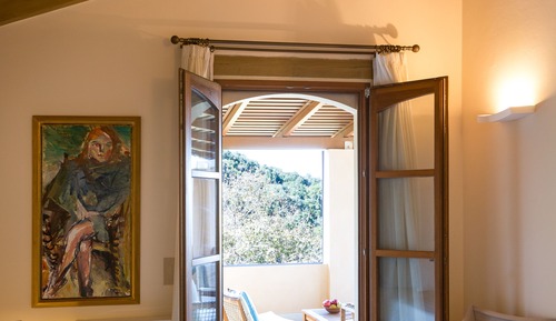 Executive Suite (Selini)
