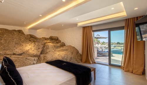 Paraga Superior Suite with Private Pool 