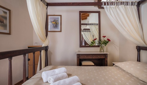 Traditional Suite Split Level